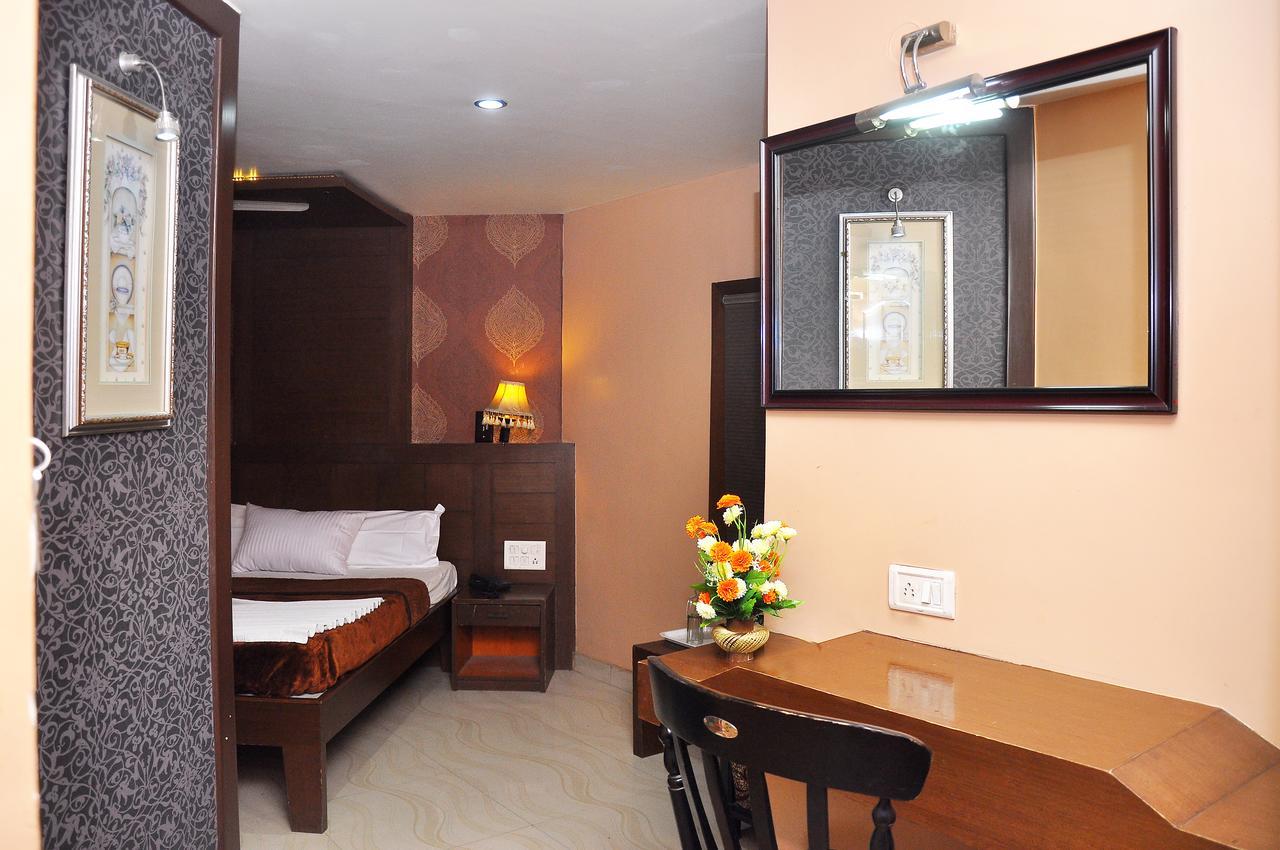 Royal Avenue Hotell Bangalore Exteriör bild